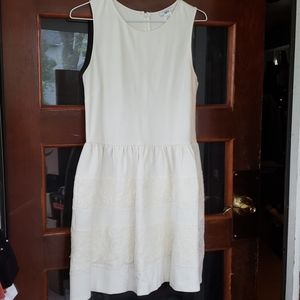 White sleeveless dress with lace